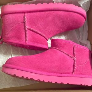Pink uggs